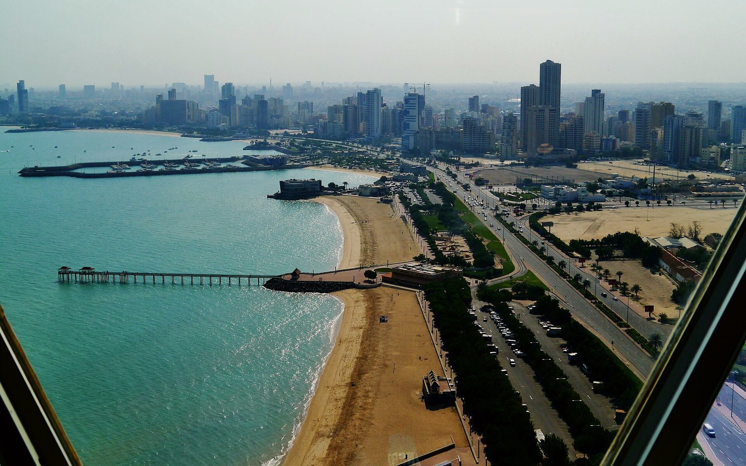 تاكسي من سلوى للمطار — المسافة ومتى تطلع
