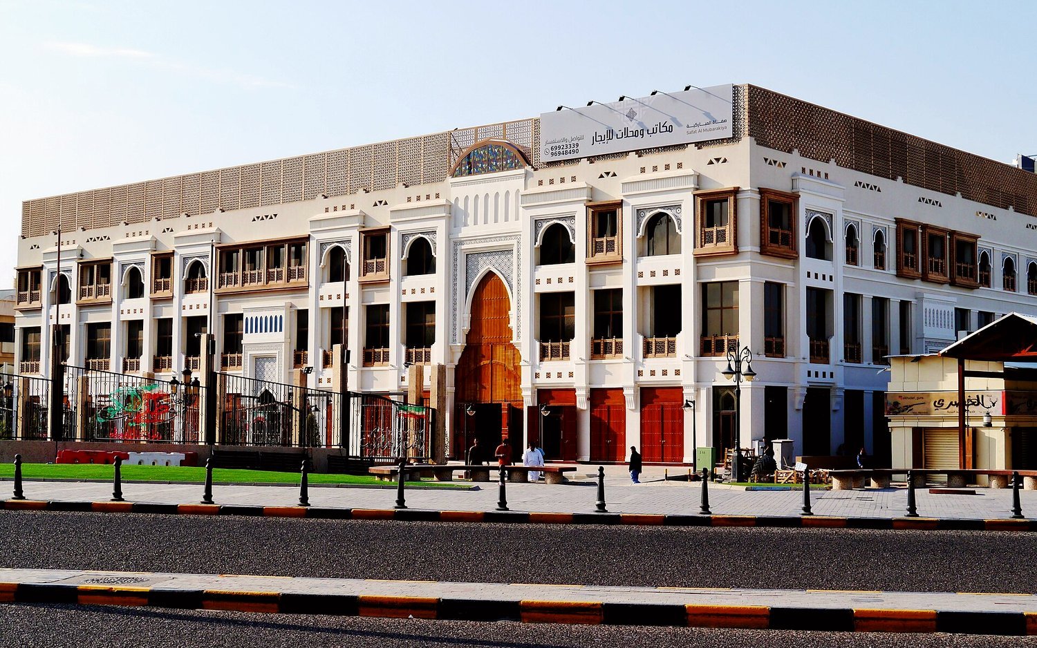 الموانئ